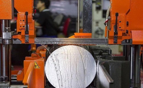 恩平立式金属带锯床切削出现跑带故障解决方法！